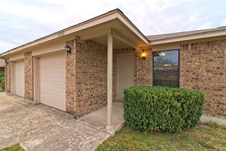 1002 Drover's Cove in Georgetown, TX - Building Photo - Building Photo