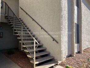 10610 S 48th St in Phoenix, AZ - Foto de edificio - Building Photo