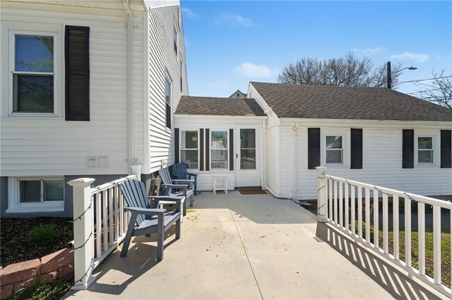 31 Walter St in Barrington, RI - Building Photo - Building Photo