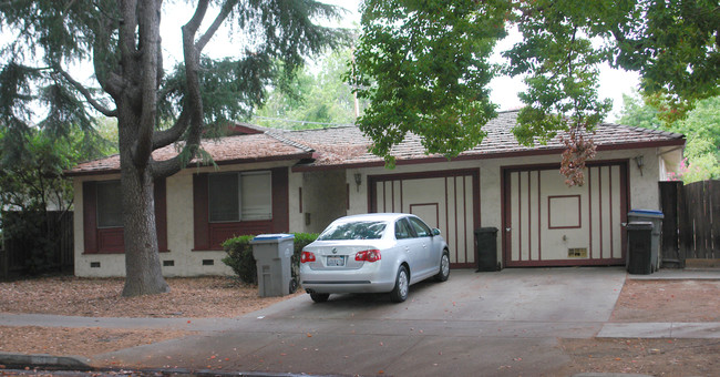 1571 Mendenhall Dr in San Jose, CA - Foto de edificio - Building Photo