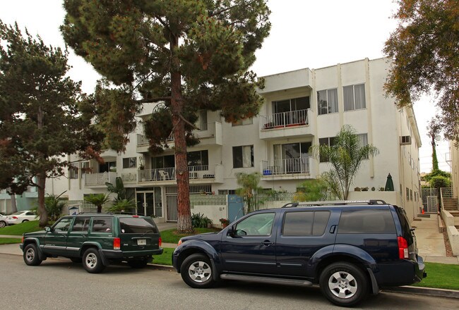 1801 S Bentley Ave in Los Angeles, CA - Building Photo - Building Photo