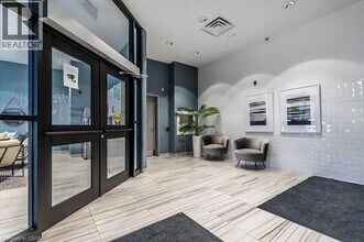 195 Commonwealth St in Kitchener, ON - Building Photo - Building Photo