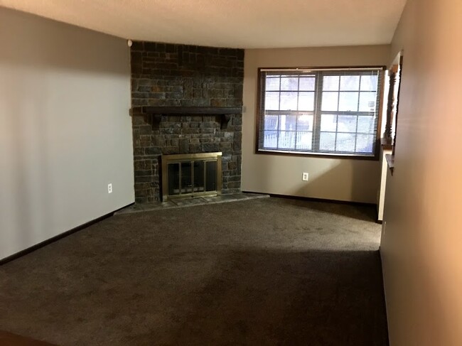 8517 Ditzler Ave in Raytown, MO - Building Photo - Building Photo