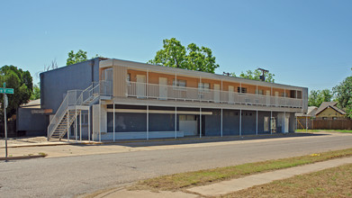 Clark Apartments in Lubbock, TX - Building Photo - Building Photo