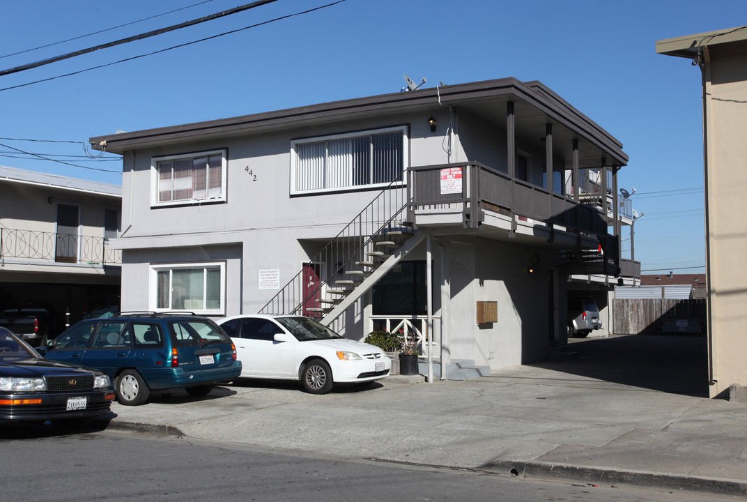 442 Milton Ave in San Bruno, CA - Building Photo