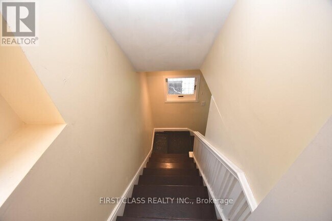 102 Greenwood Ave in Toronto, ON - Building Photo - Building Photo