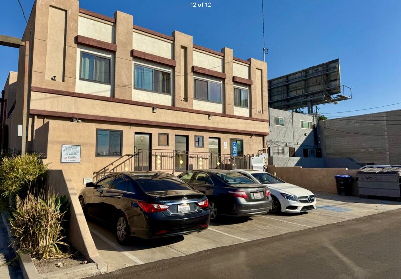 3836 E Foothill Blvd in Pasadena, CA - Foto de edificio