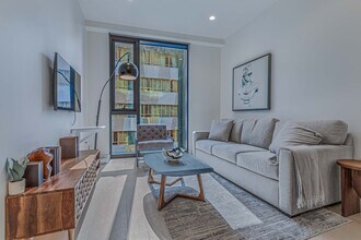 6401 Wilshire Blvd in Los Angeles, CA - Building Photo - Building Photo