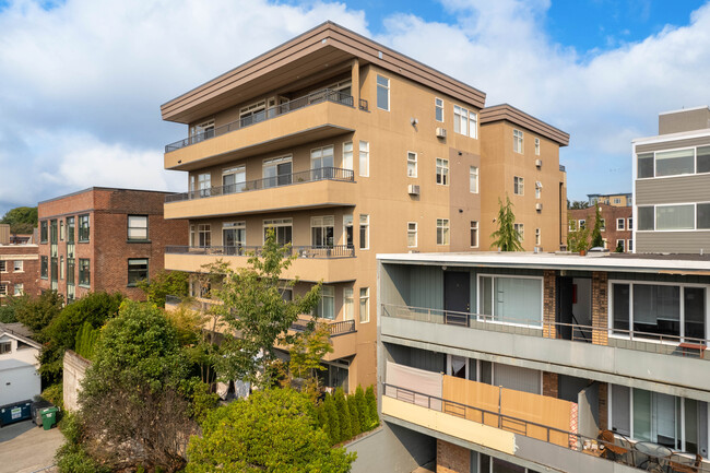 The Comstock in Seattle, WA - Building Photo - Building Photo