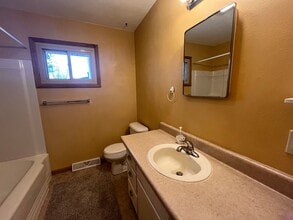 2430 W Manhattan Dr in Wichita, KS - Building Photo - Building Photo