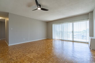 Central Gardens in Memphis, TN - Building Photo - Interior Photo