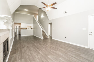 327 N Grove Cir in Brandon, MS - Building Photo - Building Photo