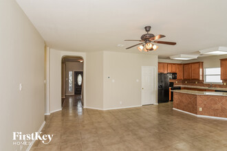 16918 Darien Wing in San Antonio, TX - Building Photo - Building Photo