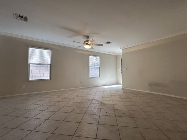 11022 Vasari Ct in Las Vegas, NV - Building Photo - Building Photo