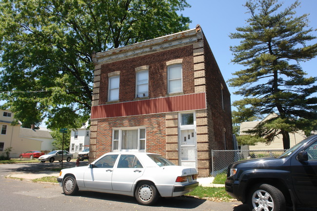 665 Penn St in Perth Amboy, NJ - Building Photo - Building Photo