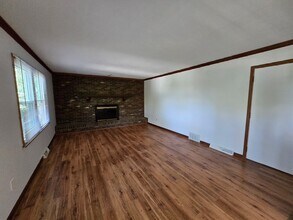 1276 N Howell Dr in Newark, OH - Building Photo - Building Photo