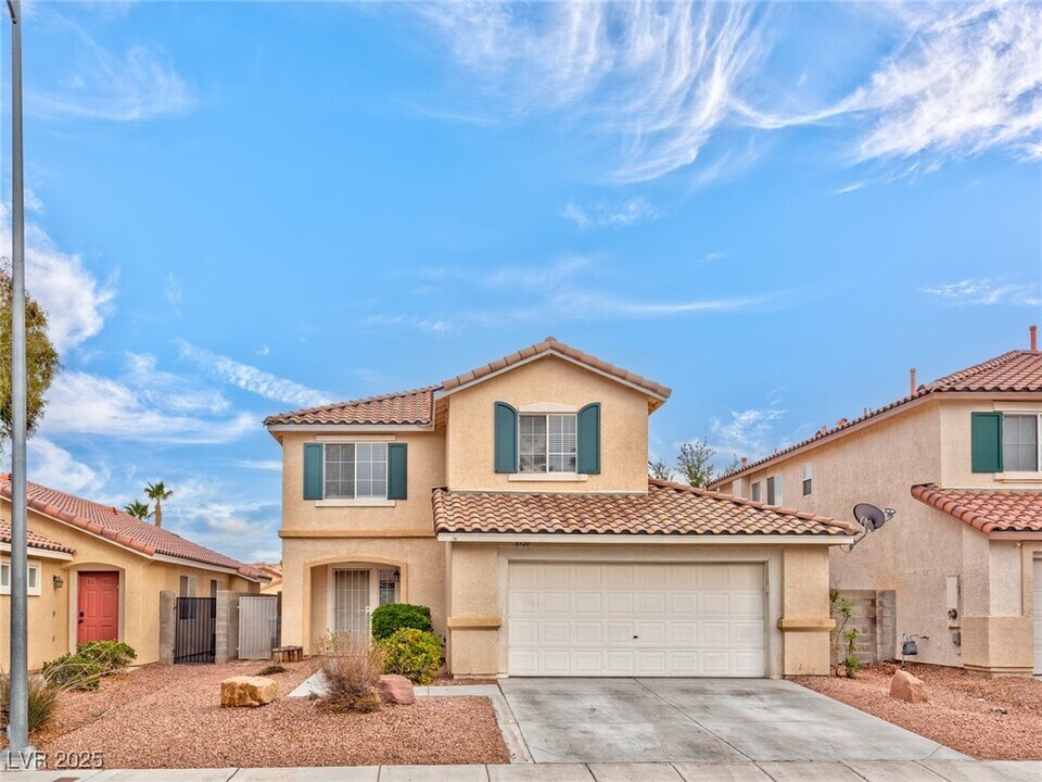 8926 Manalang Rd in Las Vegas, NV - Building Photo