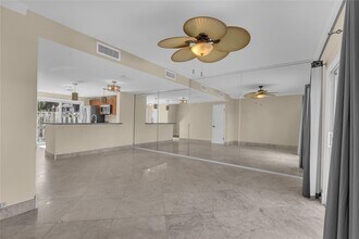 2541 NE 15th St in Pompano Beach, FL - Building Photo - Building Photo