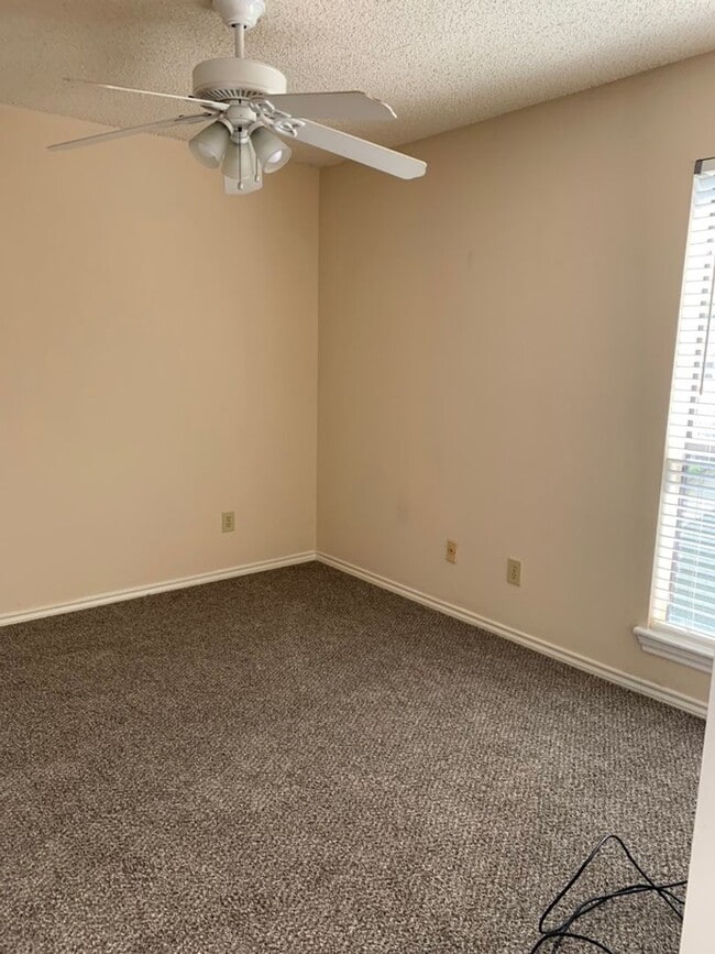 9807-9833 Walnut St in Dallas, TX - Building Photo - Building Photo