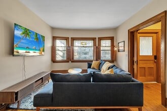 217 Norwood Ave, Unit Unit 1 in Buffalo, NY - Foto de edificio - Building Photo