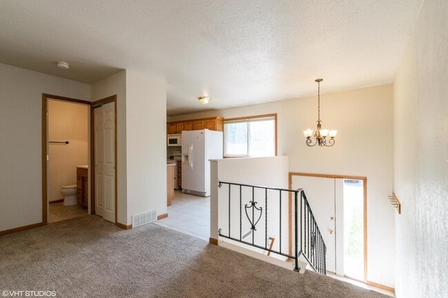 635 Meadow Pl in Ames, IA - Building Photo - Building Photo