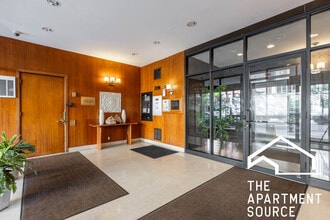 419 W Wellington Ave, Unit A in Chicago, IL - Building Photo - Building Photo