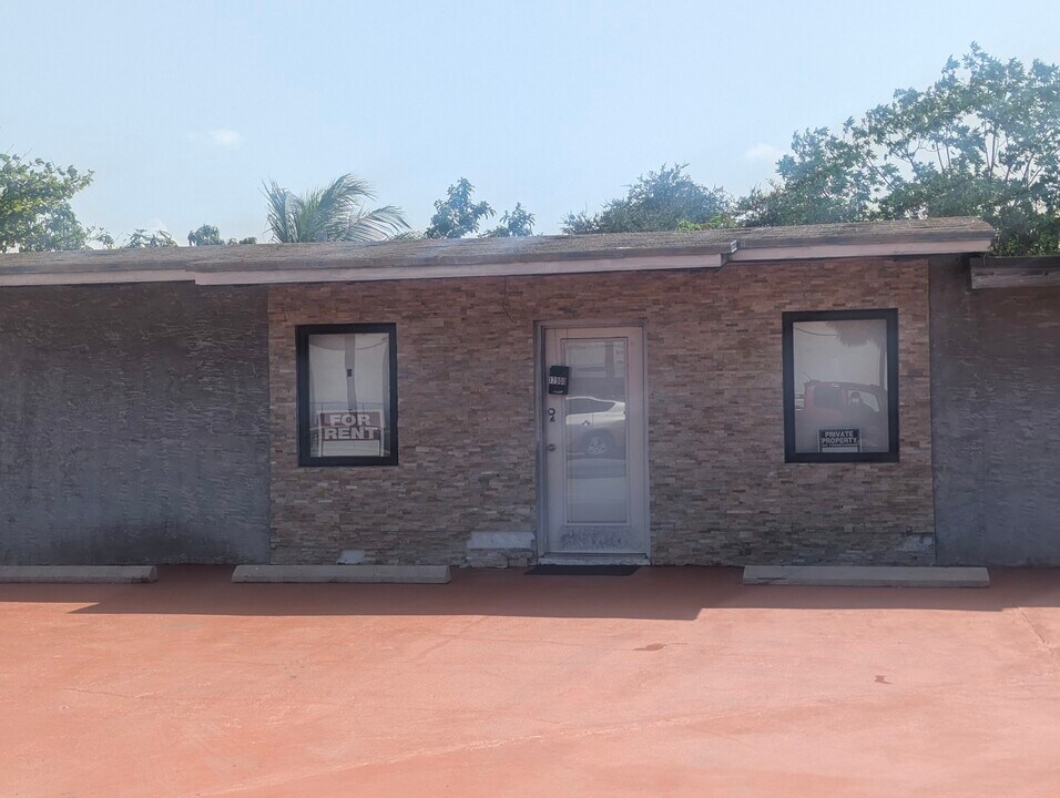 17900 NW 2nd Ave in Miami, FL - Building Photo