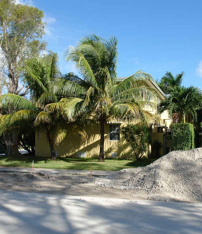 1797 Marseille Dr in Miami Beach, FL - Foto de edificio - Building Photo