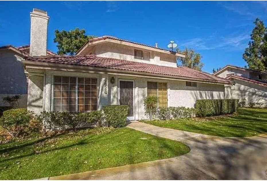 6828 Poppyview Dr in Oak Park, CA - Building Photo