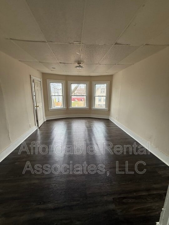 1643 S 7th St in Milwaukee, WI - Building Photo