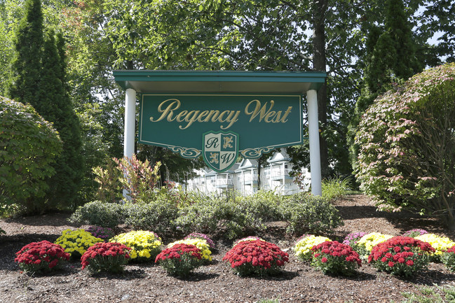 Regency West Apartments