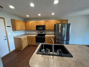 585 SE Crabapple Dr in Waukee, IA - Building Photo - Building Photo