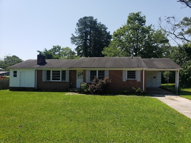 property at 2010 E Lee Rd