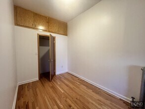 69 Scholes St in Brooklyn, NY - Building Photo - Building Photo