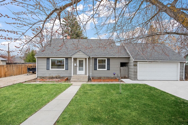 property at 1218 S Roosevelt St