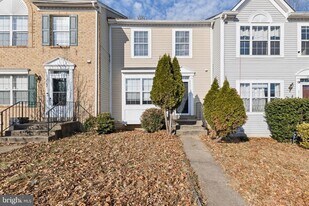 2740 Brier Pond Cir in Woodbridge, VA - Building Photo