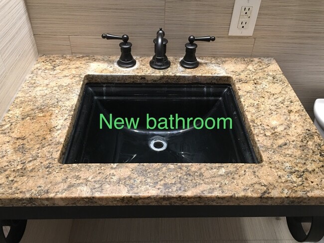 415 9th St, Unit Firstfloor 2 bedroom in Palisades Park, NJ - Building Photo - Building Photo