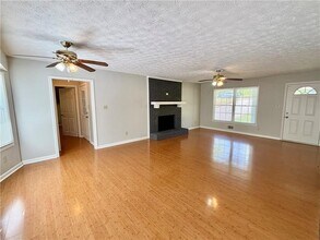 2050 Abington Ln in Snellville, GA - Building Photo - Building Photo