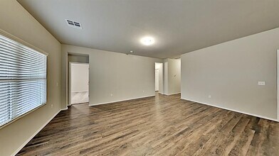 1824 Sloane Dr in Yukon, OK - Building Photo - Building Photo