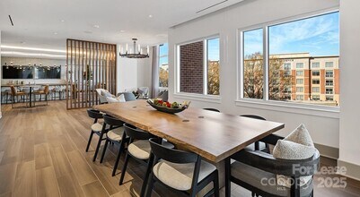 4425 Sharon Rd in Charlotte, NC - Building Photo - Building Photo