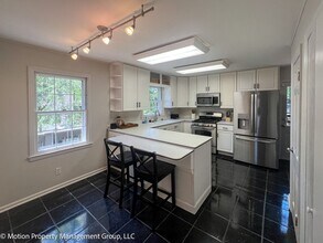 123 N Palisades Dr in Signal Mountain, TN - Building Photo - Building Photo