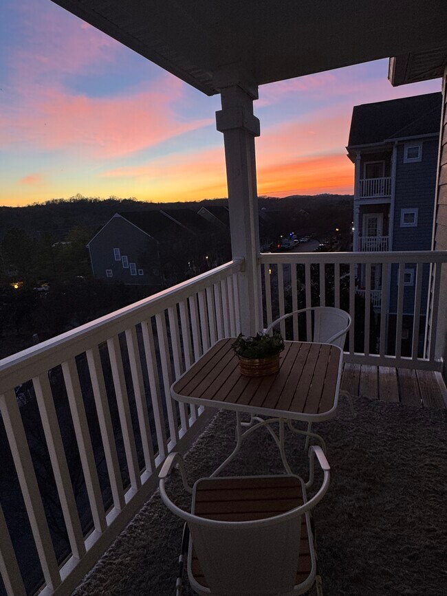 8205 Lenox Creekside Dr, Unit L-11 in Antioch, TN - Building Photo - Building Photo