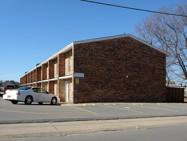 Town House Apartments in Jacksonville, AR - Foto de edificio - Building Photo