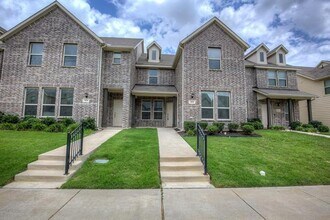 424 Milverton Dr in Crowley, TX - Building Photo - Building Photo