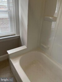 509 E Washington Ln photo'