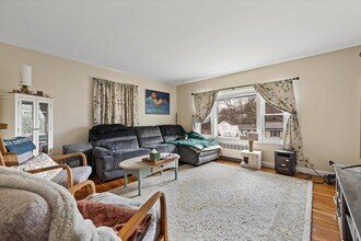 7 Holbrook Rd in Oxford, MA - Building Photo - Building Photo