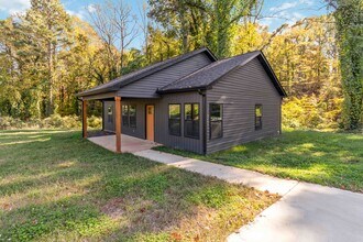 1005 Midnight Rd in Inman, SC - Building Photo - Building Photo