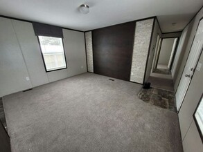 82 Quarry Hill Estates in Akron, NY - Foto de edificio - Building Photo