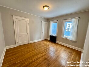 12 St Peter St, Unit 1 in Boston, MA - Foto de edificio - Building Photo