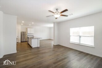 117 Somerdale Pass in Jarrell, TX - Building Photo - Building Photo
